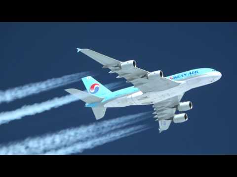 Korean Airlines Airbus 380 Contrails (Up Close)