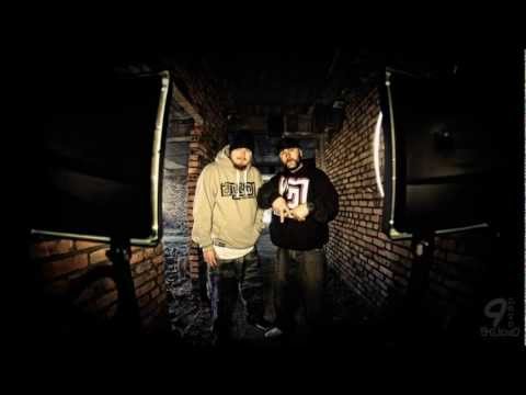18. Mikee APG ft. Pablo APG - Wymarłe Miasto (Następny Eksperyment Mixtape 2010)