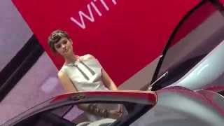 NISSAN SWAY(世界初公開)と美人コンパニオン！ ジュネーブモーターショー(Geneva Motor Show) 2015