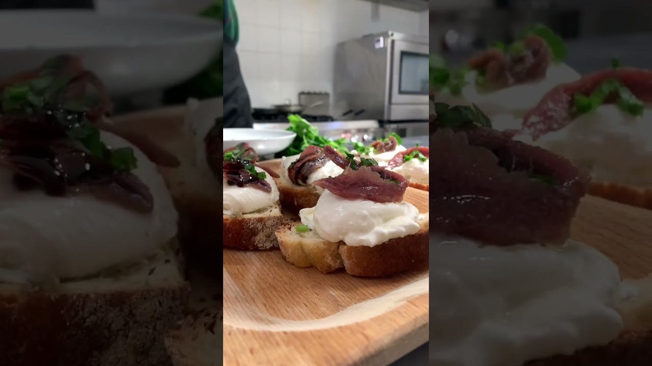Bruschetta burrata , alici e aceto balsamico 🦑🍞 #casafernando #ristorante