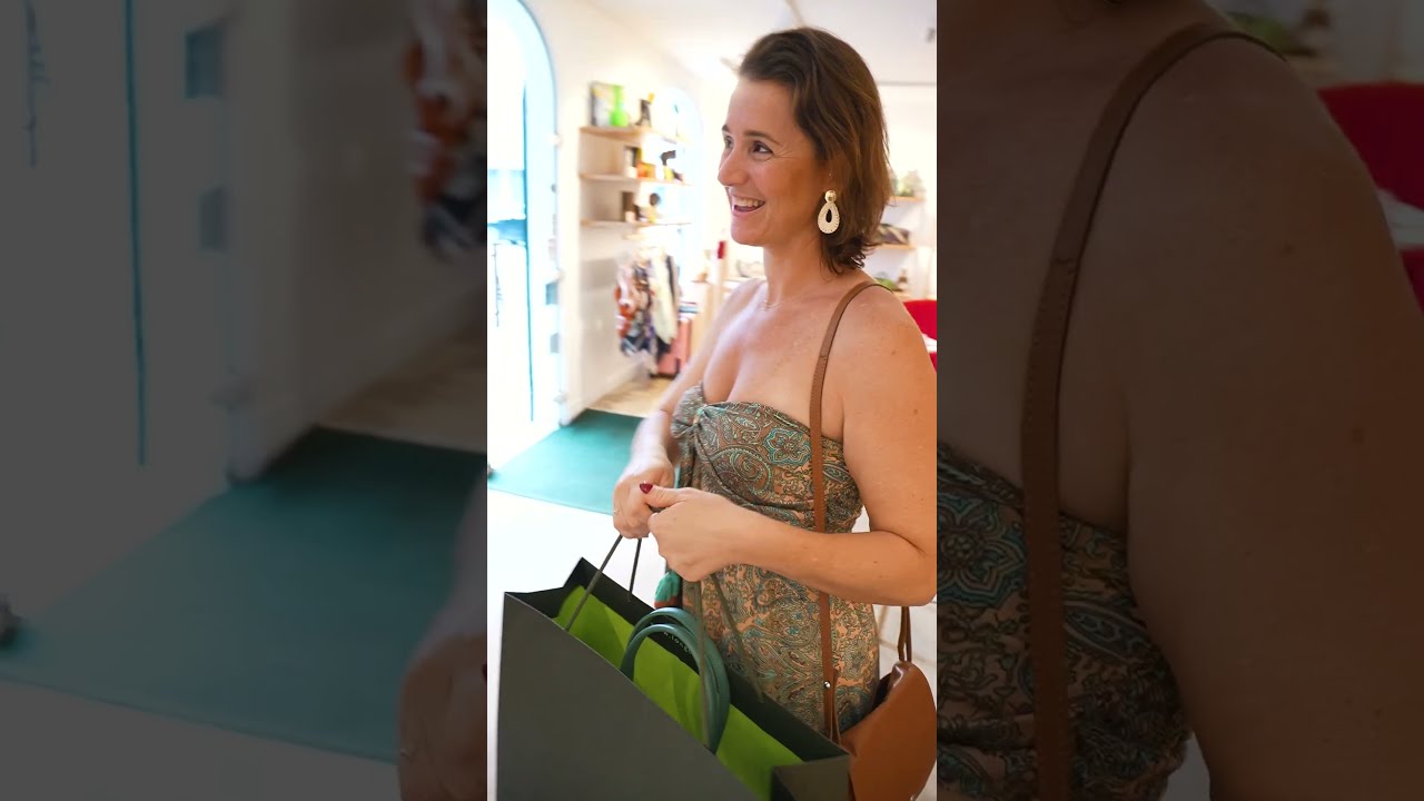 BEST SHOPPING CENTER IN ST. MARTIN 2026: 𝐏𝐥𝐚𝐳𝐚 𝐂𝐚𝐫𝐚𝐢𝐛𝐞𝐬 - 𝐌𝐚𝐫𝐢𝐠𝐨𝐭, Luxury & Gifts | WEARESXM.com