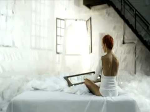 ANIA WYSZKONI "Z ciszą pośród czterech ścian" - oficjalny teledysk