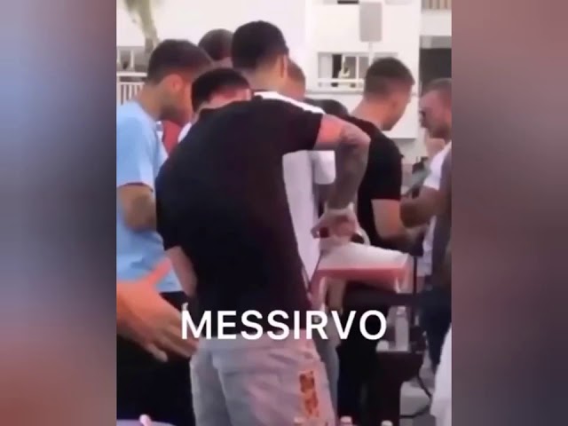 Vídeo relacionado con Lucky Egg Snort Funny - Juego De Mesa - Si Te Ríes, Pierdes - con 150 Cartas De Retos - 5 Hocicos De Cerdo Y Fichas De Barro - Juegos Divertidos para Niños Y Adultos - De 4 A 8 Jugadores - 8 Años