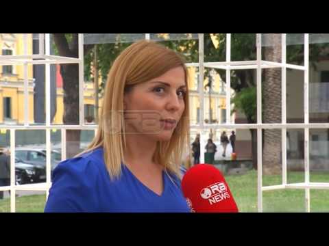 Ora News – Festivali i Resë, Migjeni perfomohet nga poeti anglez