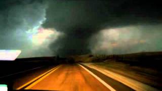 preview picture of video 'Mapleton Iowa Tornado Chasing 4-9-11'