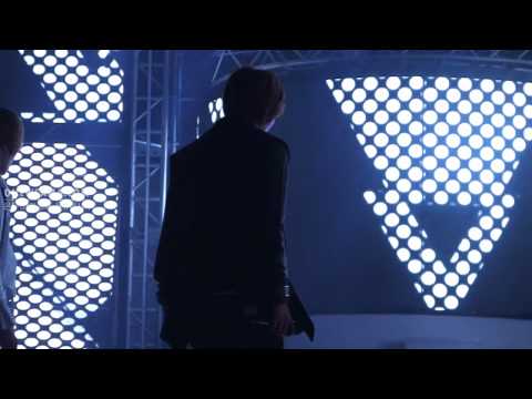 [FANCAM] 111231 Lucifer ending + "SHINee is back!" - Onew focused @ |\/|!3C Gay0 Da3jun