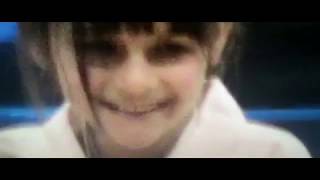 Martina Attili - Piccoli Eroi