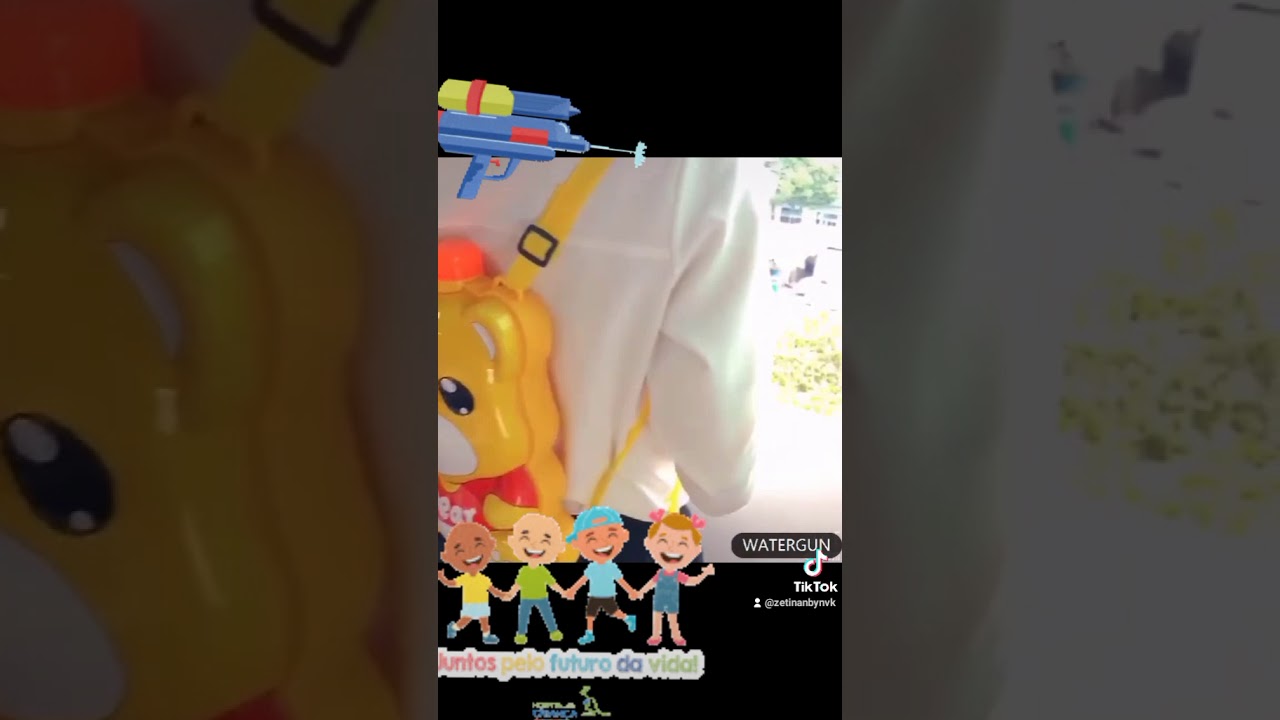 mochila con pistola de agua