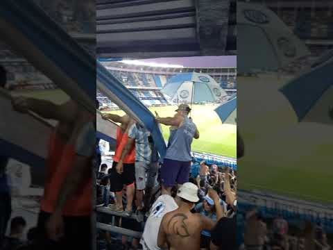 "Muchachos traiga vino juega la acadeðŸŽ¶ðŸ¥" Barra: La Guardia Imperial &bull; Club: Racing Club