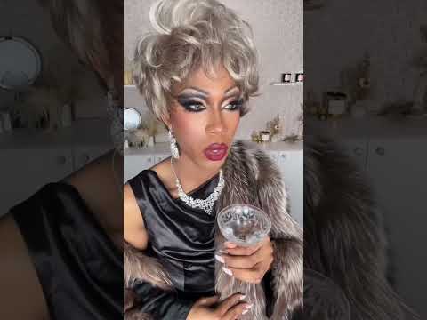 Get yourself a friend that loves Dynasty 😆 @ brentondiallo on ig - the shade!