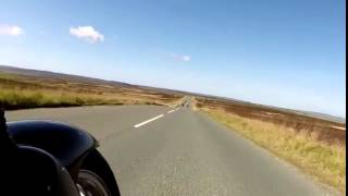 preview picture of video 'Triumph Tiger 955i - RHB To Fylingdales Service Station'