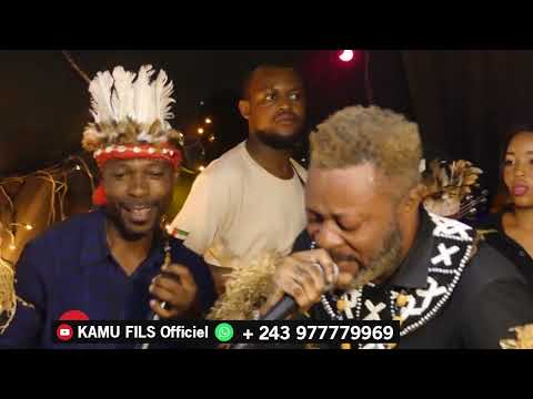KAMU FILS dans Live MUANA WA NSHIYA ( live recording )