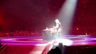 Bom Bom Pow (DJ Havana Brown) Real HD - Circus Tour Paris 5 Juillet