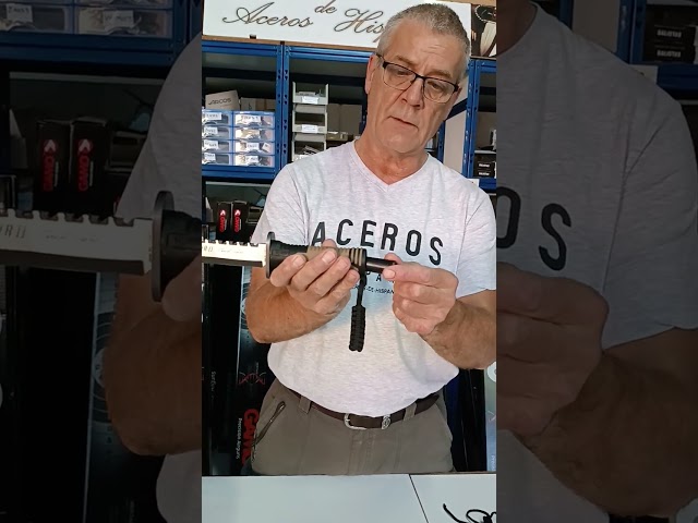 Vídeo relacionado con K25 Cuchillo Thunder II Camo Verde 17 para Caza, Pesca, Camping, Outdoor, Supervivencia y Bushcraft K25 32134 + Portabotellas de regalo