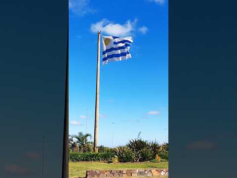Donde el viento abraza la bandera - Uruguay