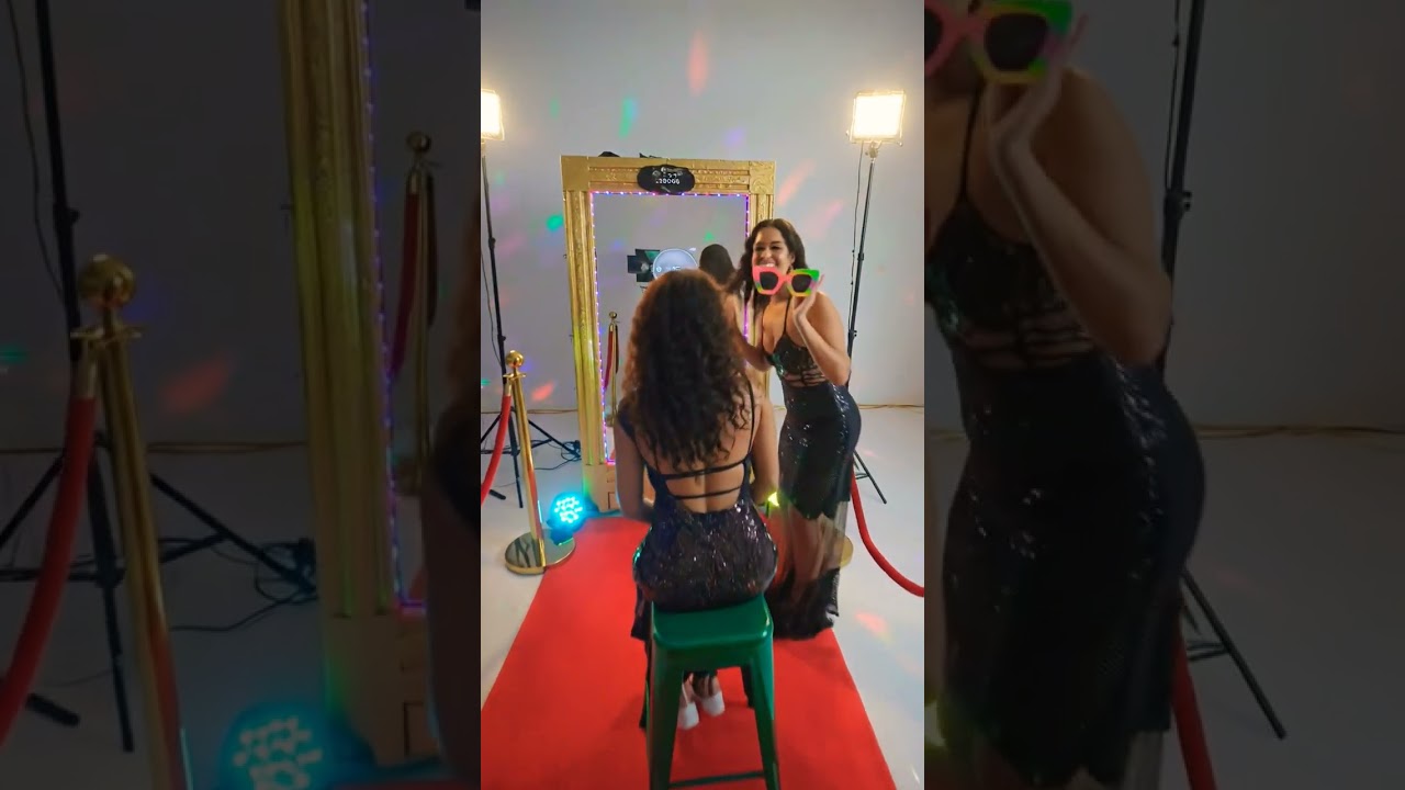 Promotional video thumbnail 1 for Look At You Photobooth