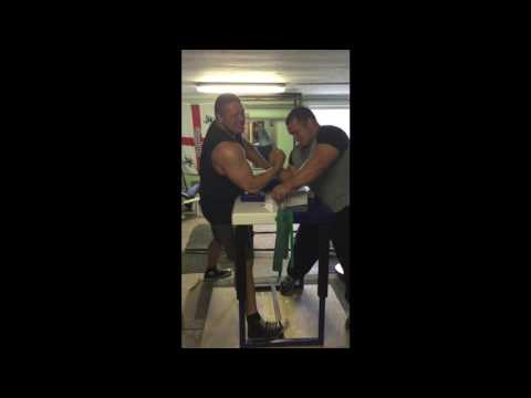 Armwrestling with Freddie Smulter