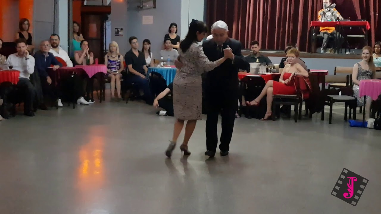 EDUARDO PAREJA "PAREJITA" & LAURA GRANDI || Junto a tu corazón (C. Di Sarli)