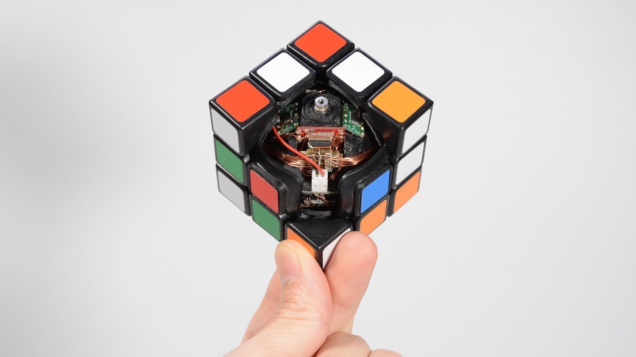 Self Solving Rubik's Cube - YouTube