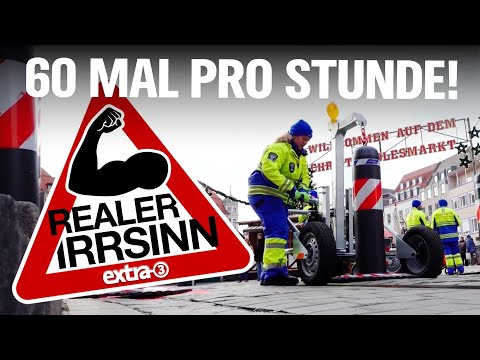 Realer Irrsinn: Poller-Rücken beim Weihnachtsmarkt in Augsburg | extra 3