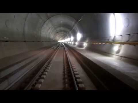 Fahrt mit der Lok in Erstfeld in den neuen Gotthardtunnel