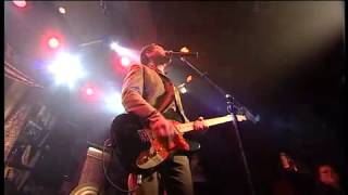 Kim Salmon sings his classic Swampland on Rockwiz