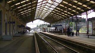 preview picture of video 'Cruce en Carcassonne de un TGV de SNCF y un mercancías'