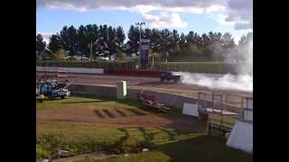 preview picture of video 'Cummins Burnout Contest Marshfield Super Speedway'