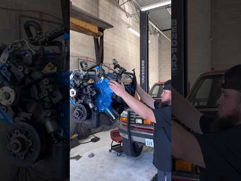 The Ford 460ci rebuilt and back to life - painted ford blue for a classic look #engine #carrepair