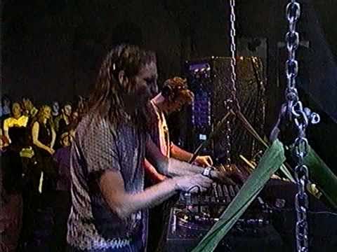 Moondive Sessie HD - Music sounds better with you & Tommy - Paradiso 26-07-98