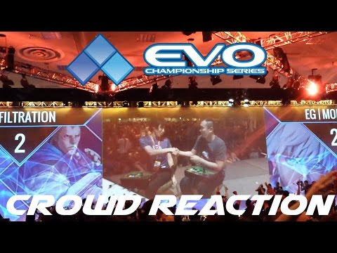 EVO 2015: Infiltration vs Momochi - Game 3 | Final Round [Crowd Reaction]