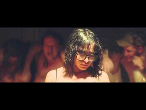 Entertainment (Clip 'Broken Glasses Party')
