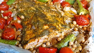 דג סלמון חגיגי עם ירקות טעים ובריא Festive salmon and vegetables (ליהי קרויץ - מטבח בקלי קלות) - התמונה מוצגת ישירות מתוך אתר האינטרנט יוטיוב. זכויות היוצרים בתמונה שייכות ליוצרה. קישור קרדיט למקור התוכן נמצא בתוך דף הסרטון