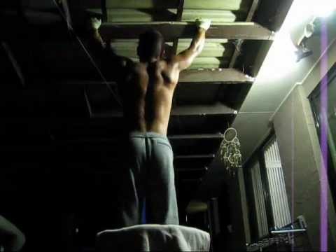 60 pullups in a row 1:06 seconds