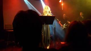 "Cheveux aux vents, libre comme l'Air" - Najoua Belyzel - LIve