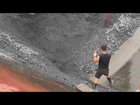 Barge unloads 5000 tons of coal , hard work - relaxing video