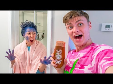 SHAMPOO HAIR DYE PRANK ON LIZZY!! (SHE WAS SO MAD) Video