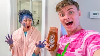 SHAMPOO HAIR DYE PRANK ON LIZZY!! (SHE WAS SO MAD)