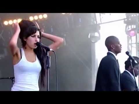 Me & Mr Jones - Amy Winehouse live @ Isle Of Wight 2007