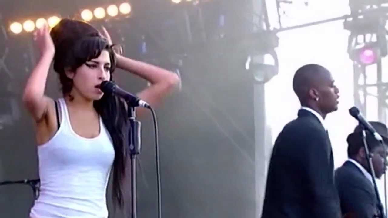 Me & Mr Jones - Amy Winehouse live @ Isle Of Wight 2007