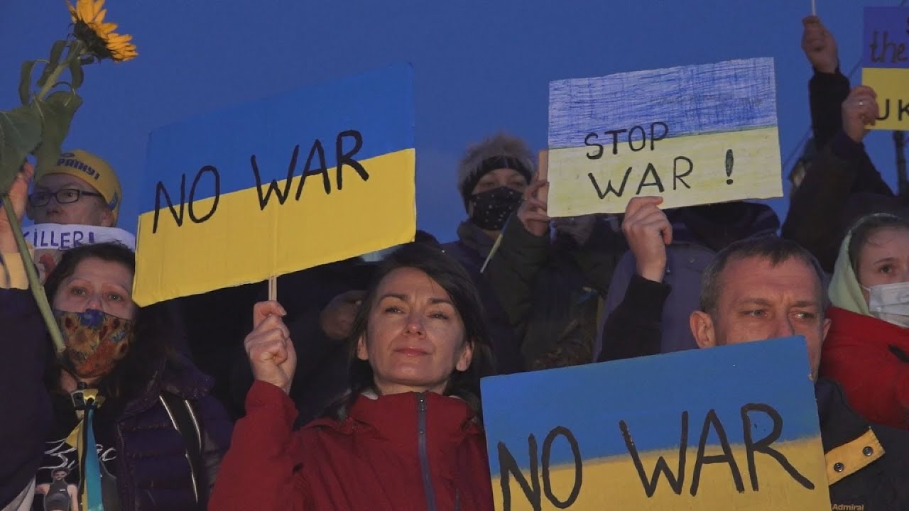 Συγκέντρωση συμπαράστασης στην πλατεία Συντάγματος για τον πόλεμο στην Ουκρανία
