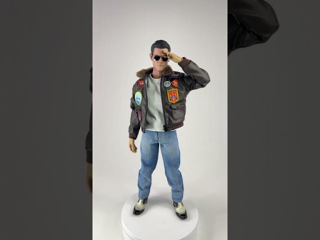 Vídeo relacionado con Top Gun Lt. Pete Mitchell Distressed Seal Action Movie Camiseta