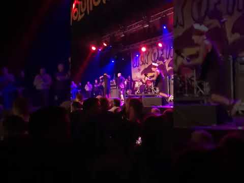 Sick of it all - Scratch the surface . Revolution calling tour 12.11.22 Eindhoven