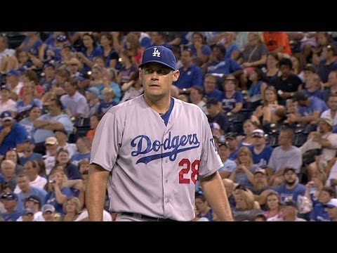 LAD@KC: Wright fans four over 2 2/3 scoreless in win