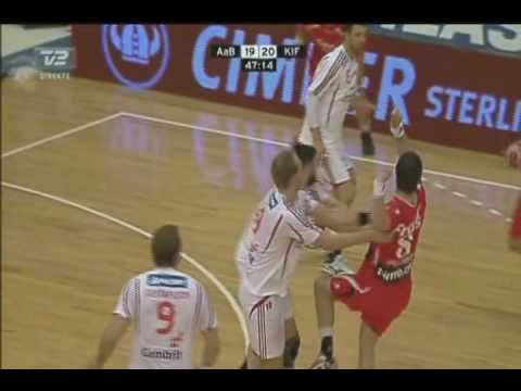 Her sikrer Mads Hansen og Martin Gjeding sejr til AaB i første finale