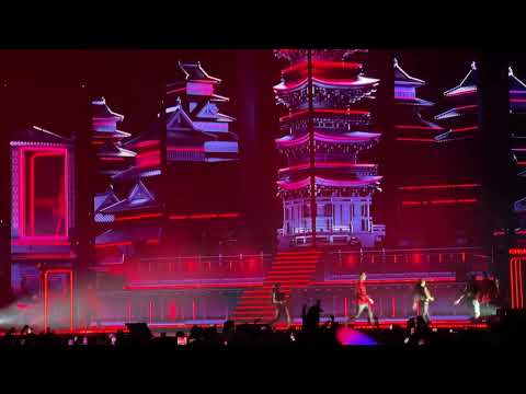 Nicki Minaj - Chun-Li / Red Ruby Da Sleeze (LIVE) - Pink Friday 2 Tour - Newark, NJ