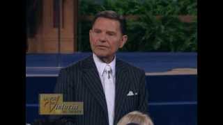Tú Puedes Ser Libre de la Preocupación - Kenneth Copeland