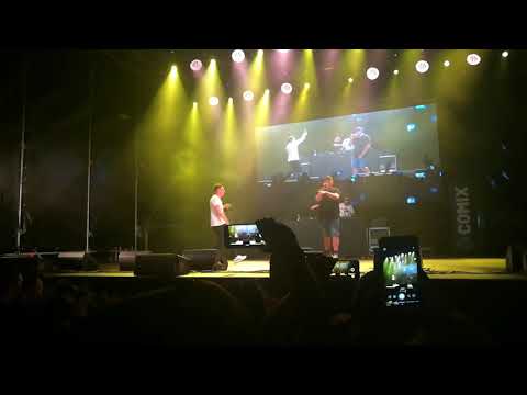 Shade vs Cursed freestyle. Giovane ragazzo umilia Shade al Giffoni Music Festival e dissa Fedez!