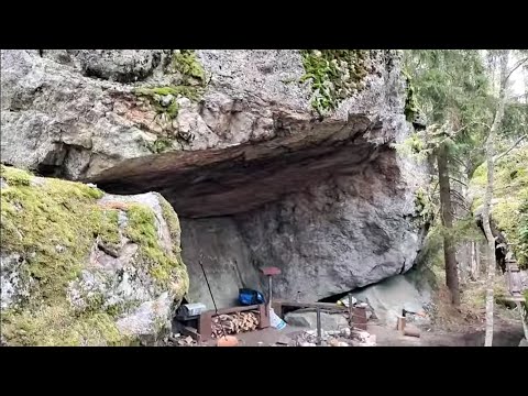 Metsänväkitaivalta pitkin Enkelinpesälle lyhyt patikointi.