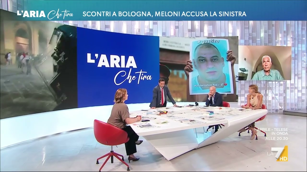 Scontri con la Polizia, la netta condanna di Annalisa Chirico: "Il compito degli agenti non è ...